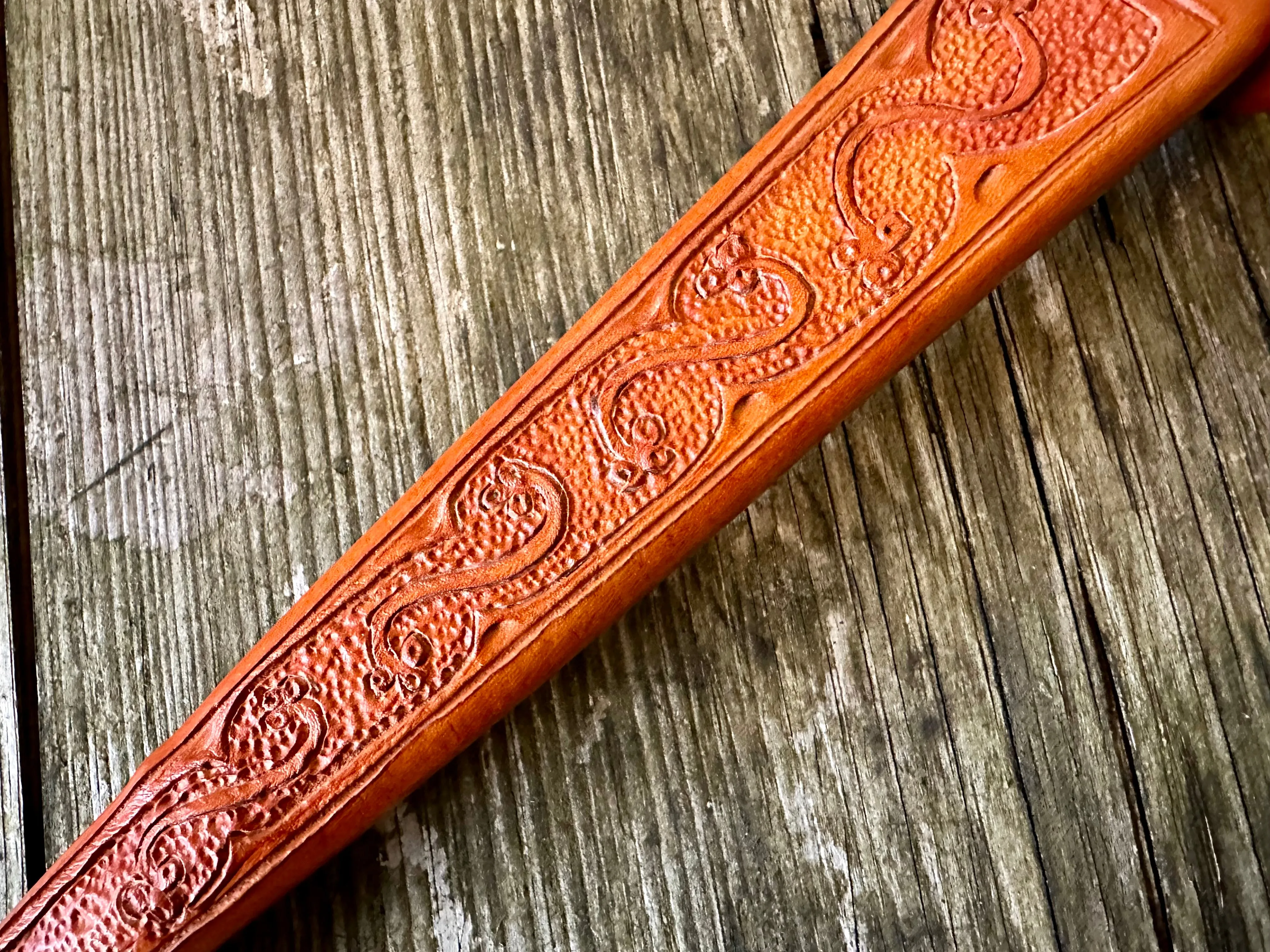 Late 15thC Burgundian rondel with diamond pattern box wood grip - SOLD